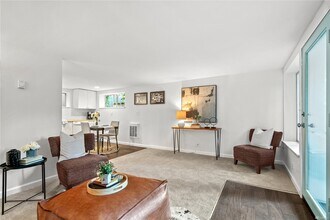 1511 N 100th St in Seattle, WA - Building Photo - Building Photo