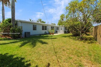 10250 Caribbean Blvd in Cutler Bay, FL - Building Photo - Building Photo