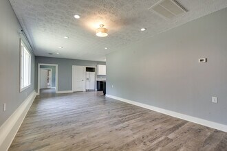 279 Stones River Rd in La Vergne, TN - Building Photo - Building Photo