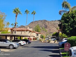 10410 N Cave Creek Rd in Phoenix, AZ - Building Photo - Building Photo