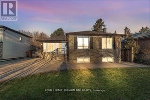 2085 Bridge Rd in Oakville, ON - Building Photo