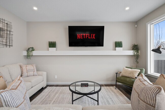 144 Wolf Holw Cres S E in Calgary, AB - Building Photo - Building Photo