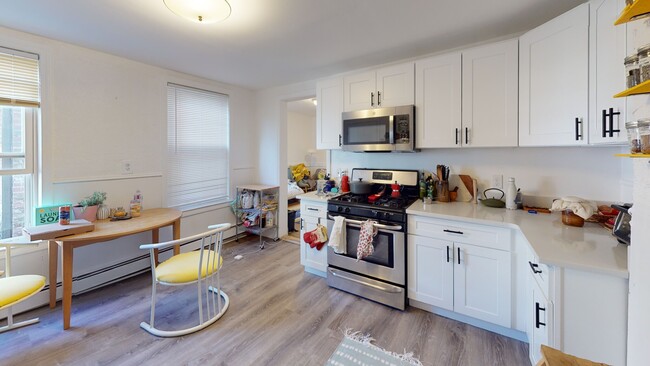 24 Maverick St, Unit 2