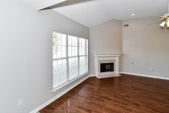 5651 Carter Dr in Southaven, MS - Building Photo - Building Photo