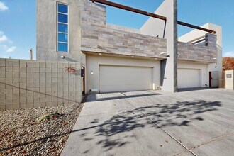 705 Alcalde Pl SW in Albuquerque, NM - Building Photo - Building Photo