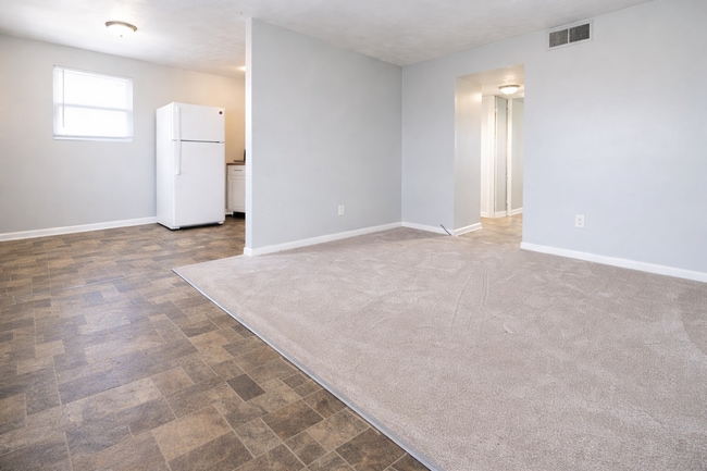 1704 Valley Forge Way in Louisville, KY - Building Photo - Building Photo