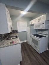 2137 Hayes St in Hollywood, FL - Building Photo - Building Photo