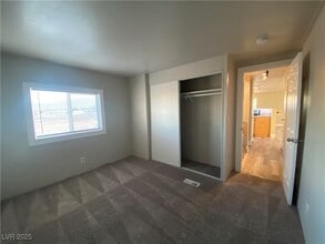 4331 W Victoria St in Pahrump, NV - Foto de edificio - Building Photo