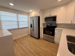 4301 Martinique Cir, Unit E4 in Coconut Creek, FL - Building Photo - Building Photo