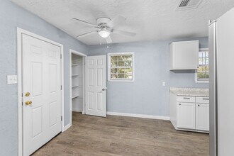 910 SW 37th St in Lawton, OK - Building Photo - Building Photo