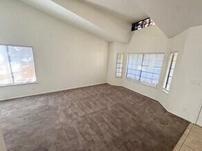 4651 Sungate Dr in Palmdale, CA - Building Photo - Building Photo