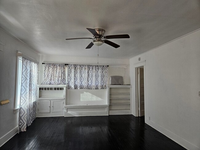 1964 Gaston St in Wasco, CA - Building Photo - Building Photo