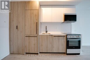 1635 Military Trail in Toronto, ON - Building Photo