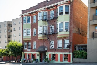 Villa Jene Apartments in Portland, OR - Foto de edificio - Interior Photo