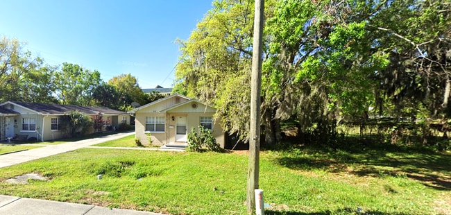 property at 212 E Drury Ave
