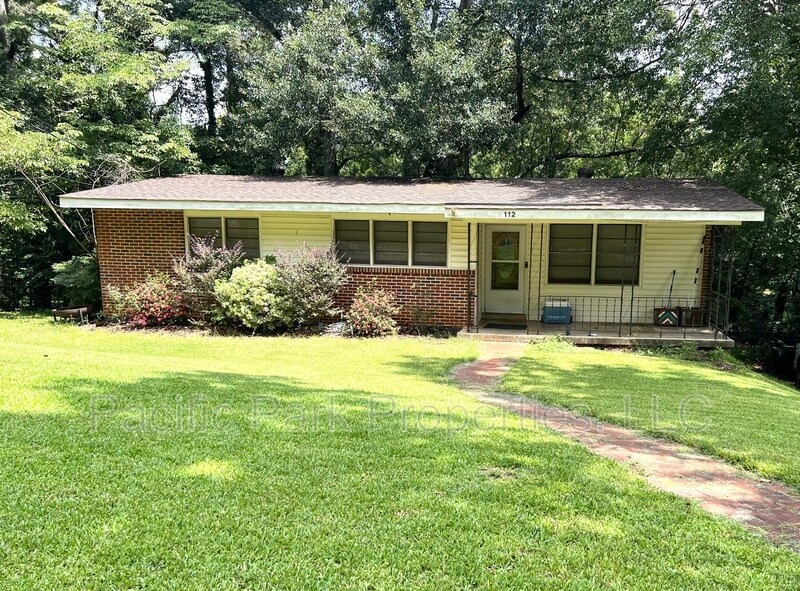 112 Nottingham Ct in Montgomery, AL - Building Photo