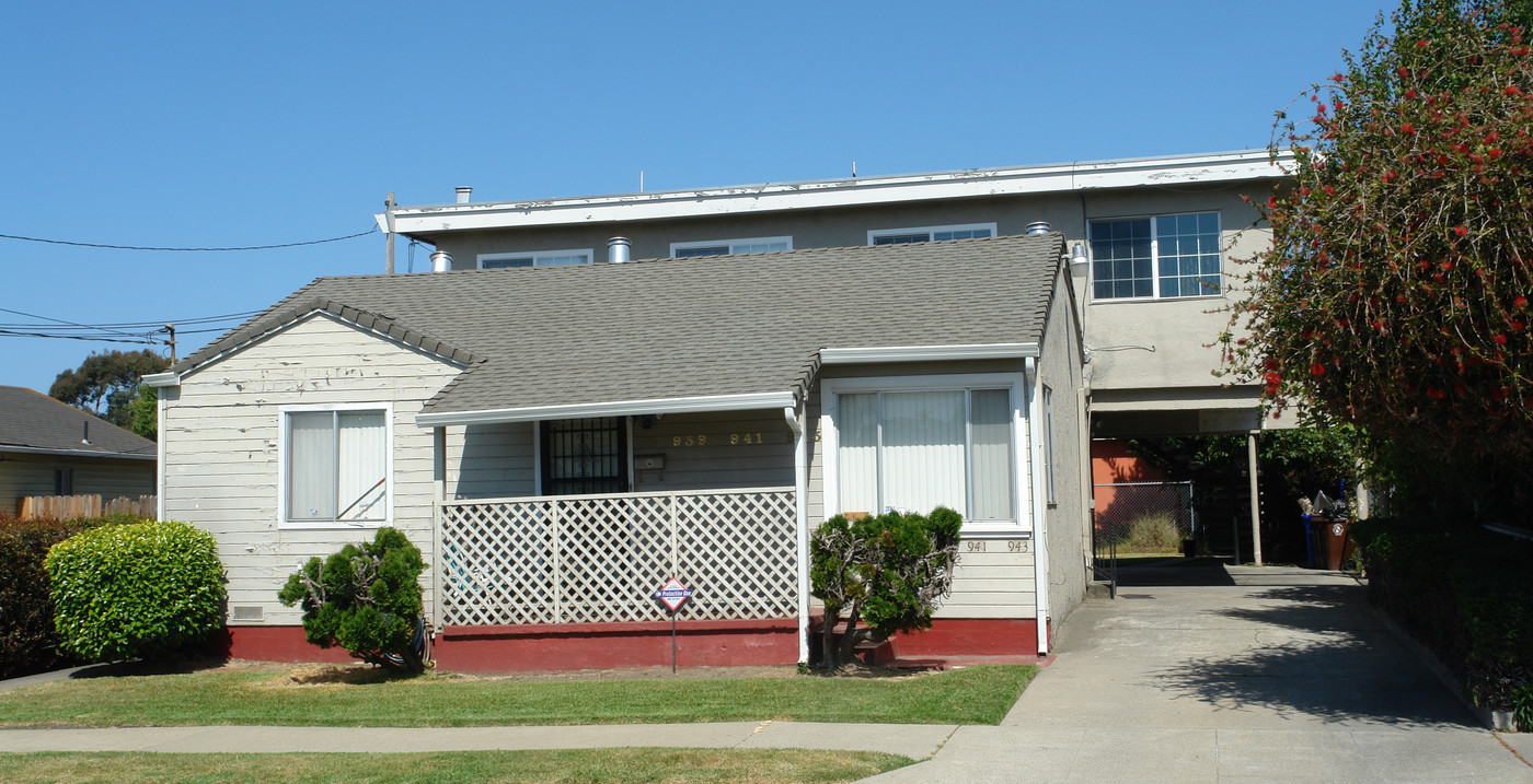 945 S 45th St in Richmond, CA - Building Photo