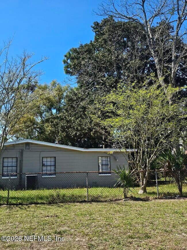 property at 3448 Inwood Cir E