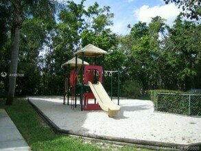 18344 NW 68th Ave-Unit -G in Hialeah, FL - Building Photo - Building Photo