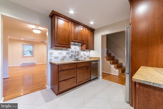 319 Rock Spring Dr SW in Leesburg, VA - Building Photo