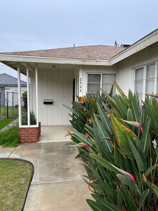 2522 Encina St in Bakersfield, CA - Building Photo