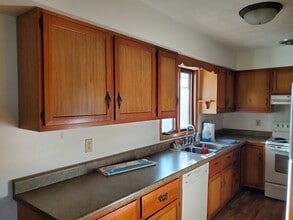 730 N 2853rd Rd in North Utica, IL - Building Photo - Building Photo