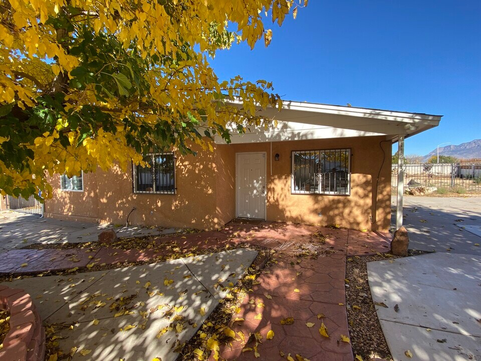 11213 Chico Rd NE in Albuquerque, NM - Building Photo
