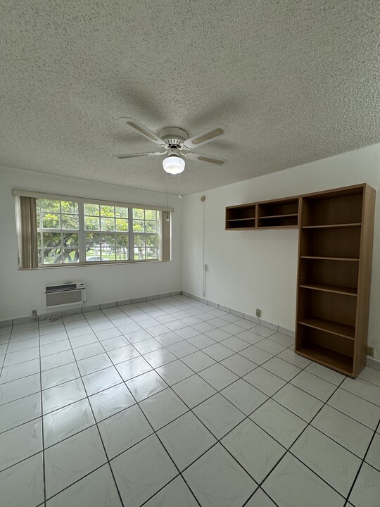 6484 Indian Creek Dr, Unit 107 in Miami Beach, FL - Building Photo