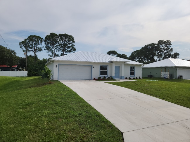 1115 18th St SW in Vero Beach, FL - Building Photo - Building Photo