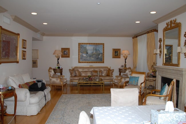 property at 1337 Wellesley Ave