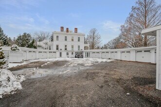 9 Lyme St in Old Lyme, CT - Building Photo - Building Photo