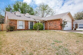 2114 Pennington Dr in Arlington, TX - Building Photo - Building Photo