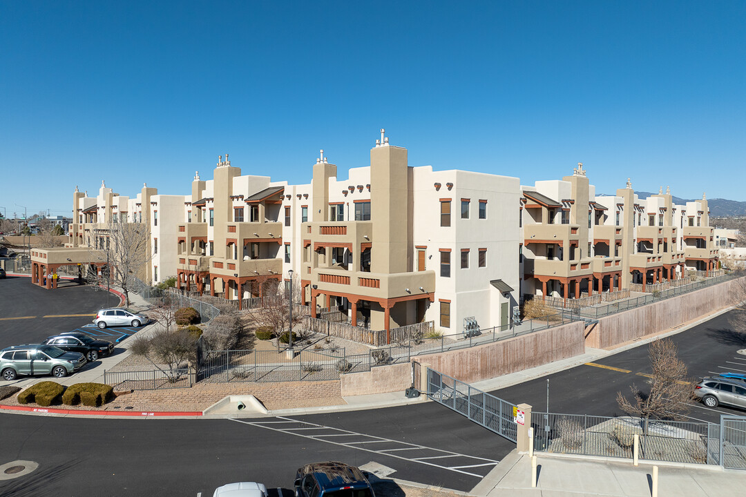 Alameda Santa Fe Condominiums in Santa Fe, NM - Building Photo