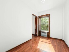 145 W 80th St in New York, NY - Building Photo - Building Photo