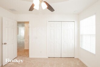 5086 Royal Point Ave in Kissimmee, FL - Foto de edificio - Building Photo