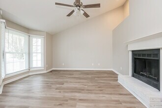 2017 Skyline Dr in Goodlettsville, TN - Foto de edificio - Building Photo