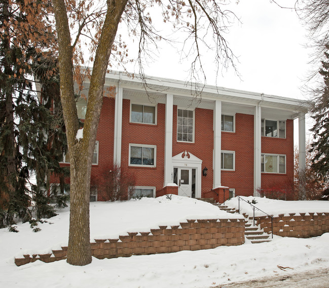 76 Wyoming St E in St. Paul, MN - Foto de edificio - Building Photo