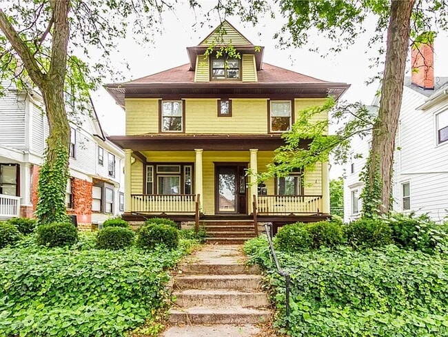 property at 209 S Goodman St