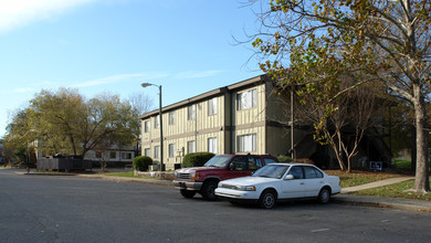 Forest Pointe 2 in Durham, NC - Building Photo - Building Photo