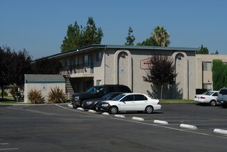 Sunshine Manor Apartments in El Cajon, CA - Building Photo - Building Photo