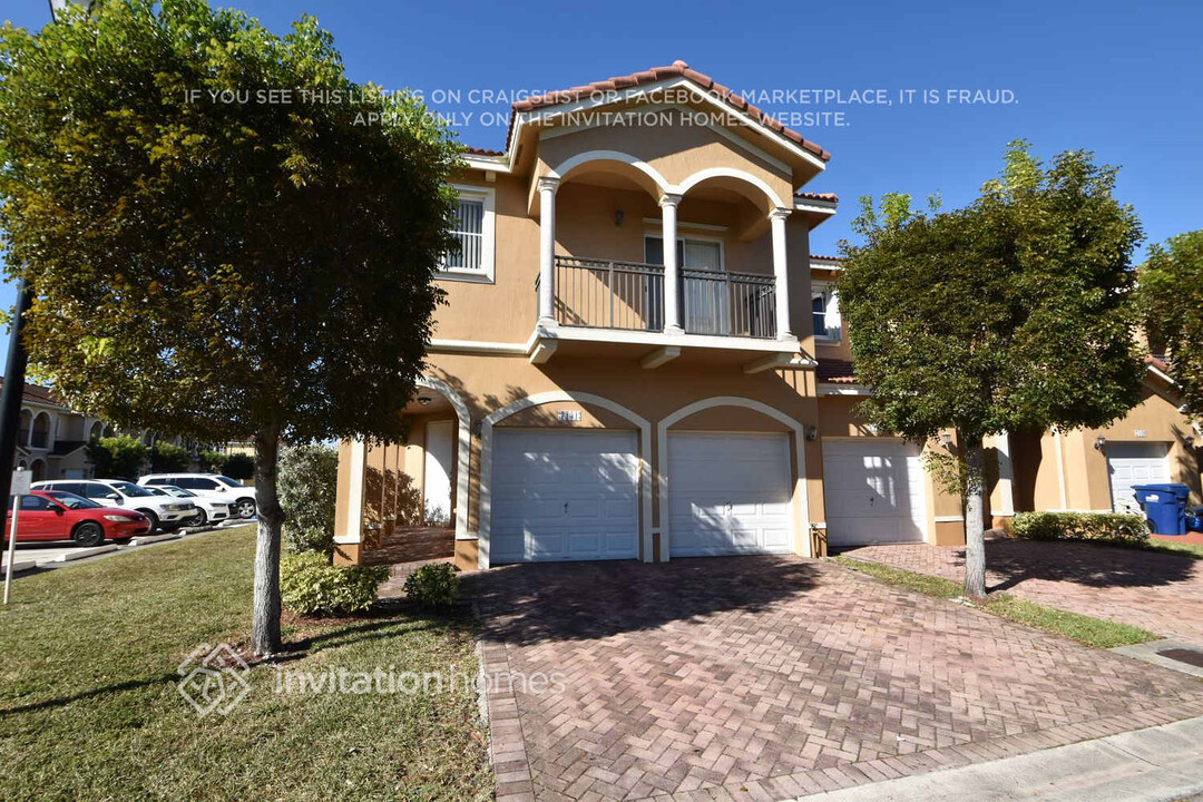 7131 SW 165th Ave in Miami, FL - Building Photo