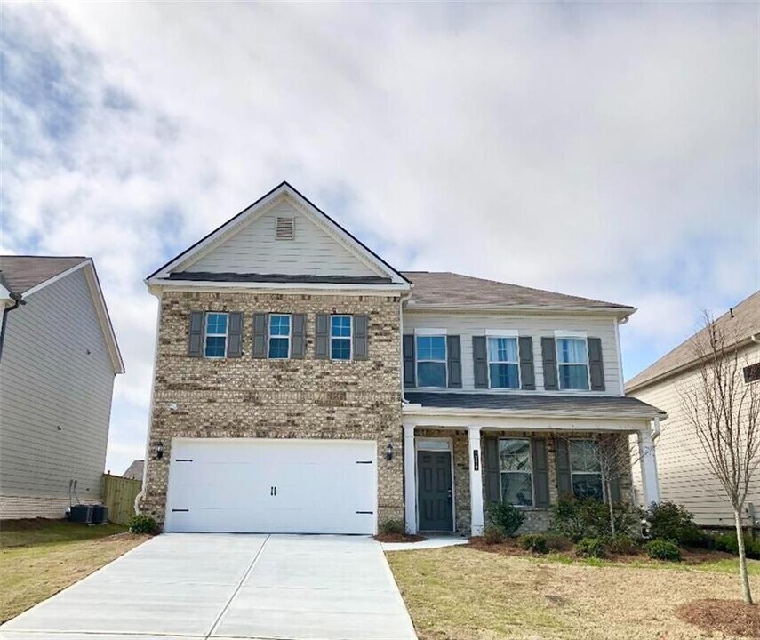 3329 Long Creek Dr in Buford, GA - Foto de edificio