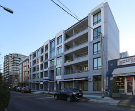 The Lion On First in North Vancouver, BC - Building Photo - Building Photo