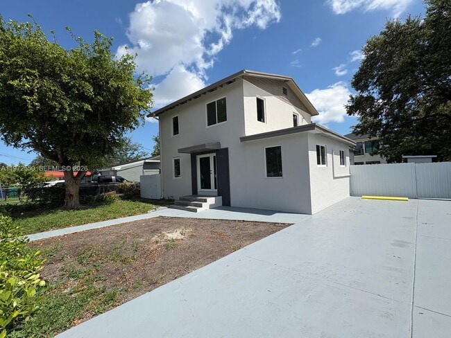 3368 NW 51st Terrace in Miami, FL - Building Photo - Building Photo
