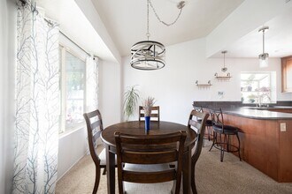 4817 Glenhaven Dr in Oceanside, CA - Building Photo - Building Photo
