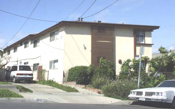 1209 W 121st St in Los Angeles, CA - Building Photo