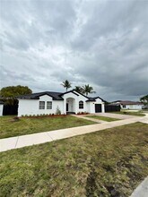 18121 SW 152nd Ct in Miami, FL - Building Photo - Building Photo