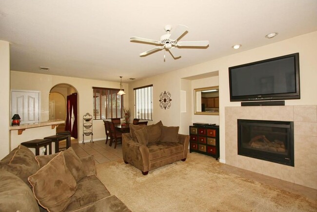 11762 Battenburg Way in Rancho Cordova, CA - Building Photo - Building Photo