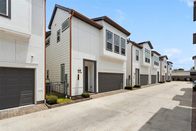 property at 9551 Neuens Rd