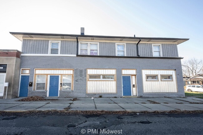 5045 E 10th St in Indianapolis, IN - Building Photo - Building Photo